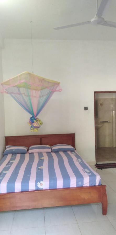 Dinesh Guest House Kataragama Luaran gambar