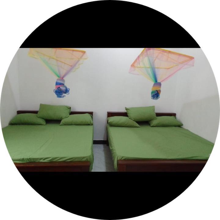 Dinesh Guest House Kataragama Luaran gambar
